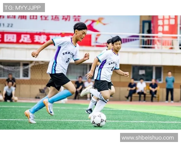 足球明星情侣搭档全景展示带你领略绿茵场上的浪漫与激情